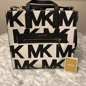 MK tote Like New